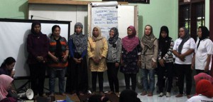 Para pengurus terpilih Serikat Pekerja Rumahan Sejahtera.