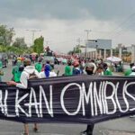 Massa Demo Tolak Omnibus Law di Flyover Amplas Medan, Lalin Macet