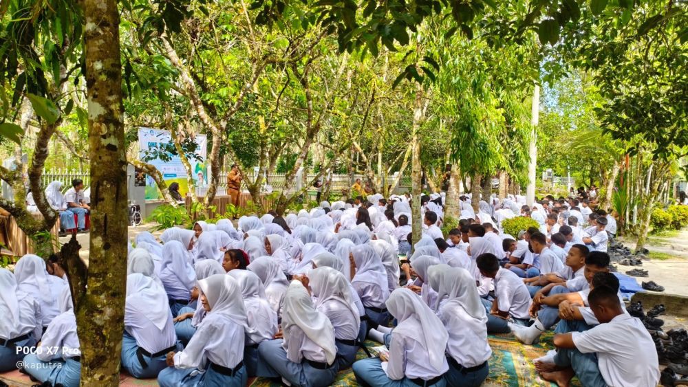 SMA Negeri 1 Dolok Masihul Terapkan 1 Tumbler 1 Pohon