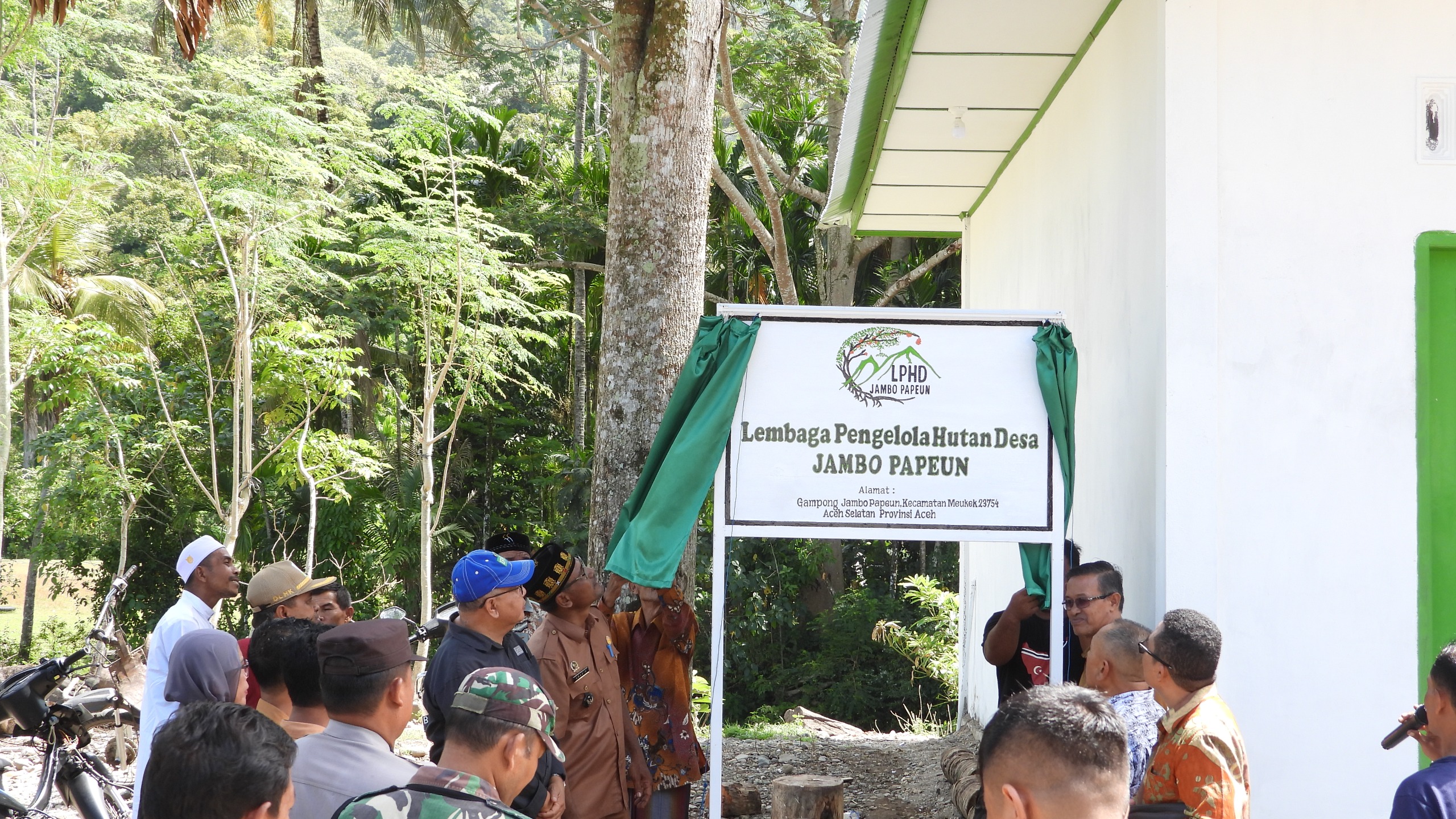 Menguatkan LPHD Jamboe Papeun untuk Menjaga Hutan Penyangga TNGL
