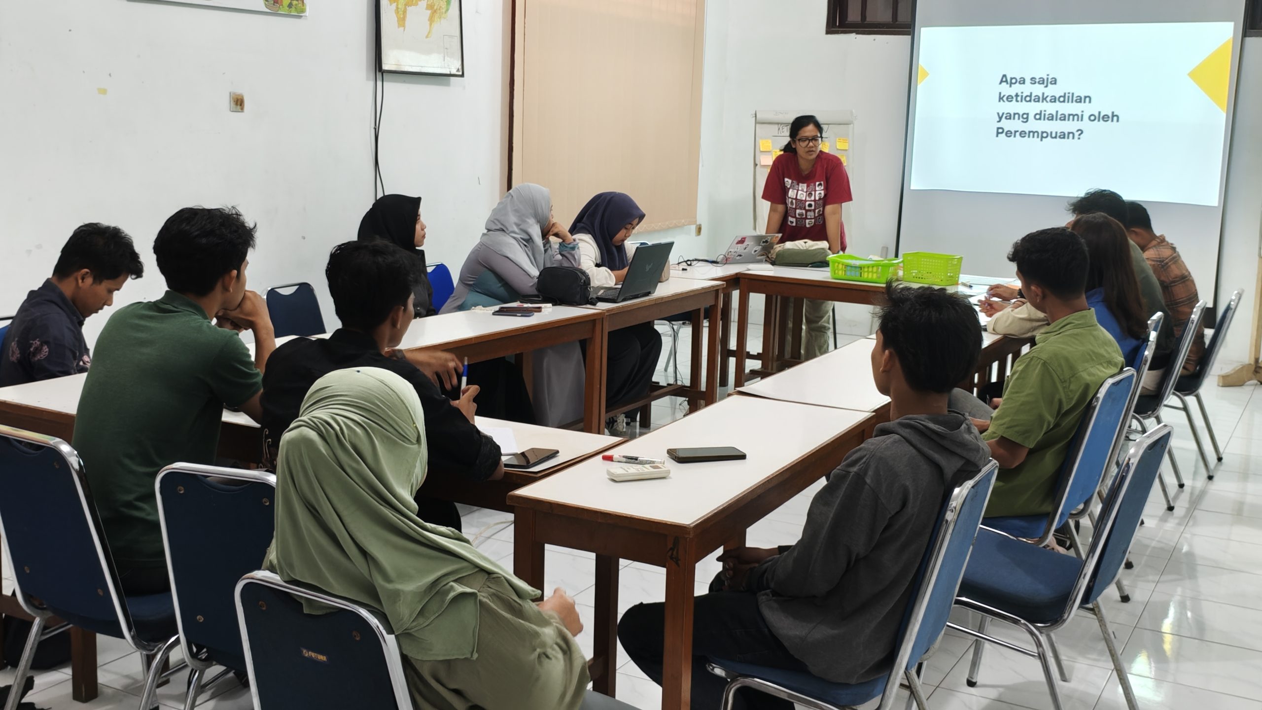 Diskusi Publik Hari Perempuan Internasional Dorong Kesetaraan Hak bagi Perempuan