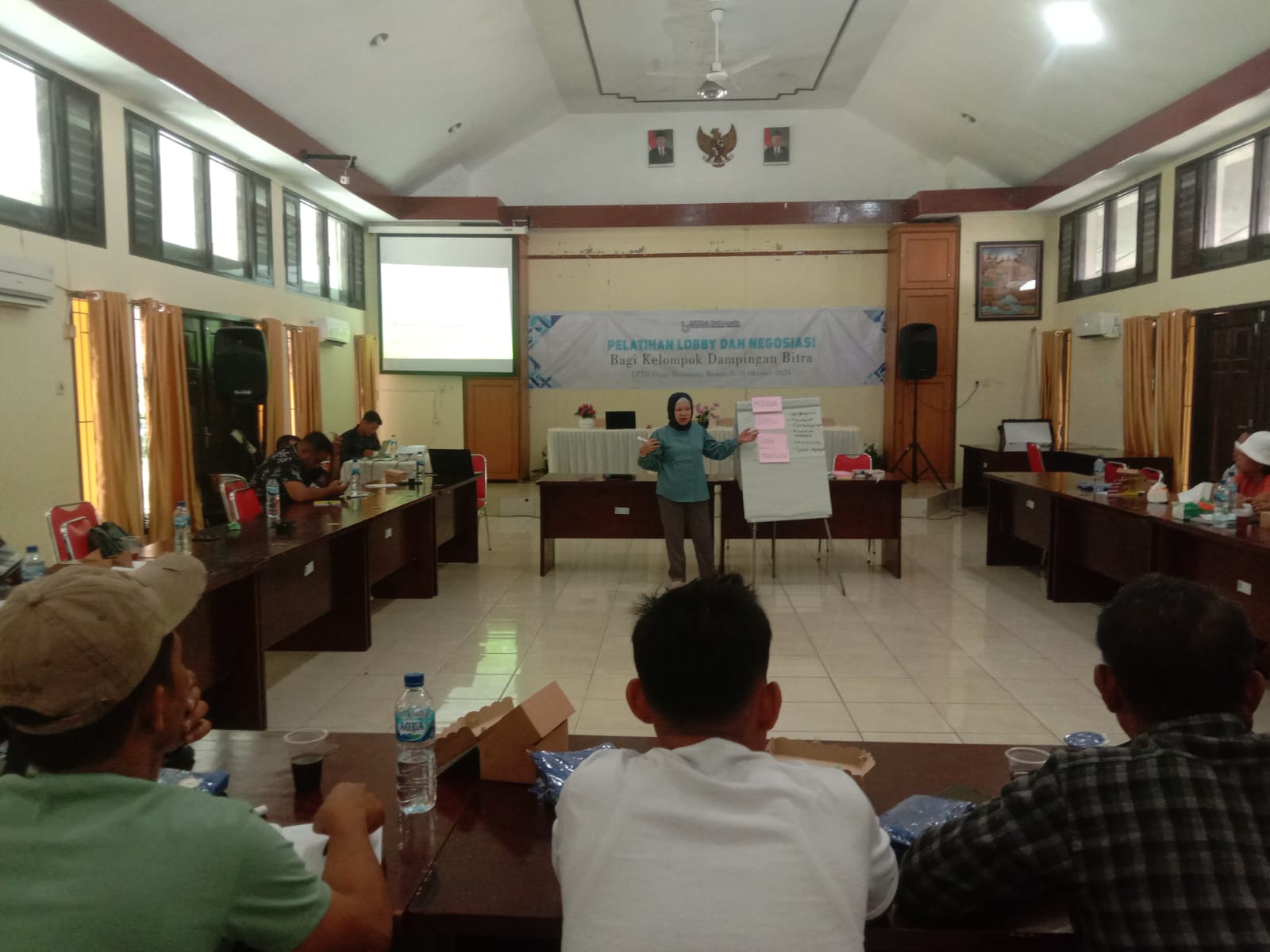 Pelatihan Lobby dan Negosiasi bagi Kelompok Tani Lepar Lau Tengah dalam Mengadvokasi Hak Tanah