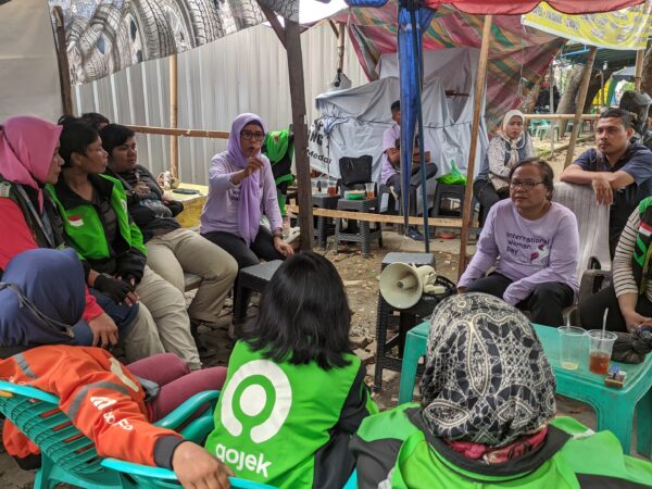 BITRA Indonesia Gelar Diskusi Pinggir Jalan Bersama Driver Ojol Perempuan, Ini Keluhan Mereka
